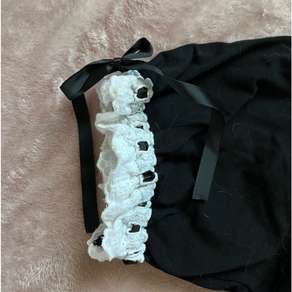 Cute Bodysuit 🖤🤍 - Picture 2 of 4